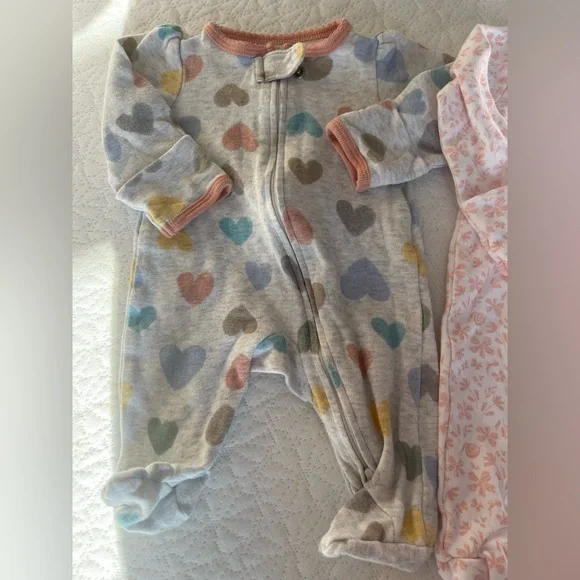 Carter’s newborn one piece with footies Sleep wear - Picture 2 of 11